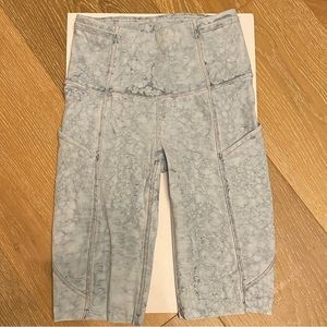 Mint Cond Lululemon bike shorts